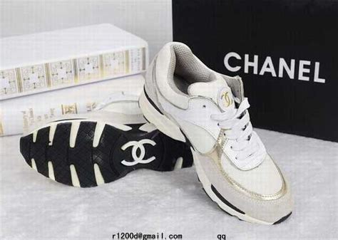 paire de basket chanel